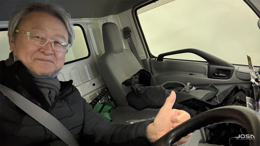 北田代表自らがキャラバントラックを運転