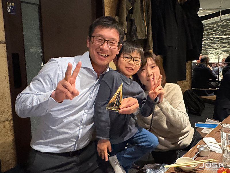 JOSA AWARD2024を受賞された鈴木裕介さんとご家族
